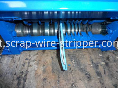 wire stripper and cutter